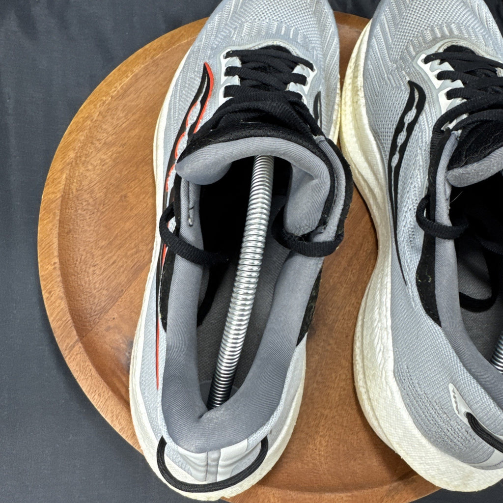 Saucony Men's Triumph 21 Sneakers, Concrete/Blk, 10.5 US, USED