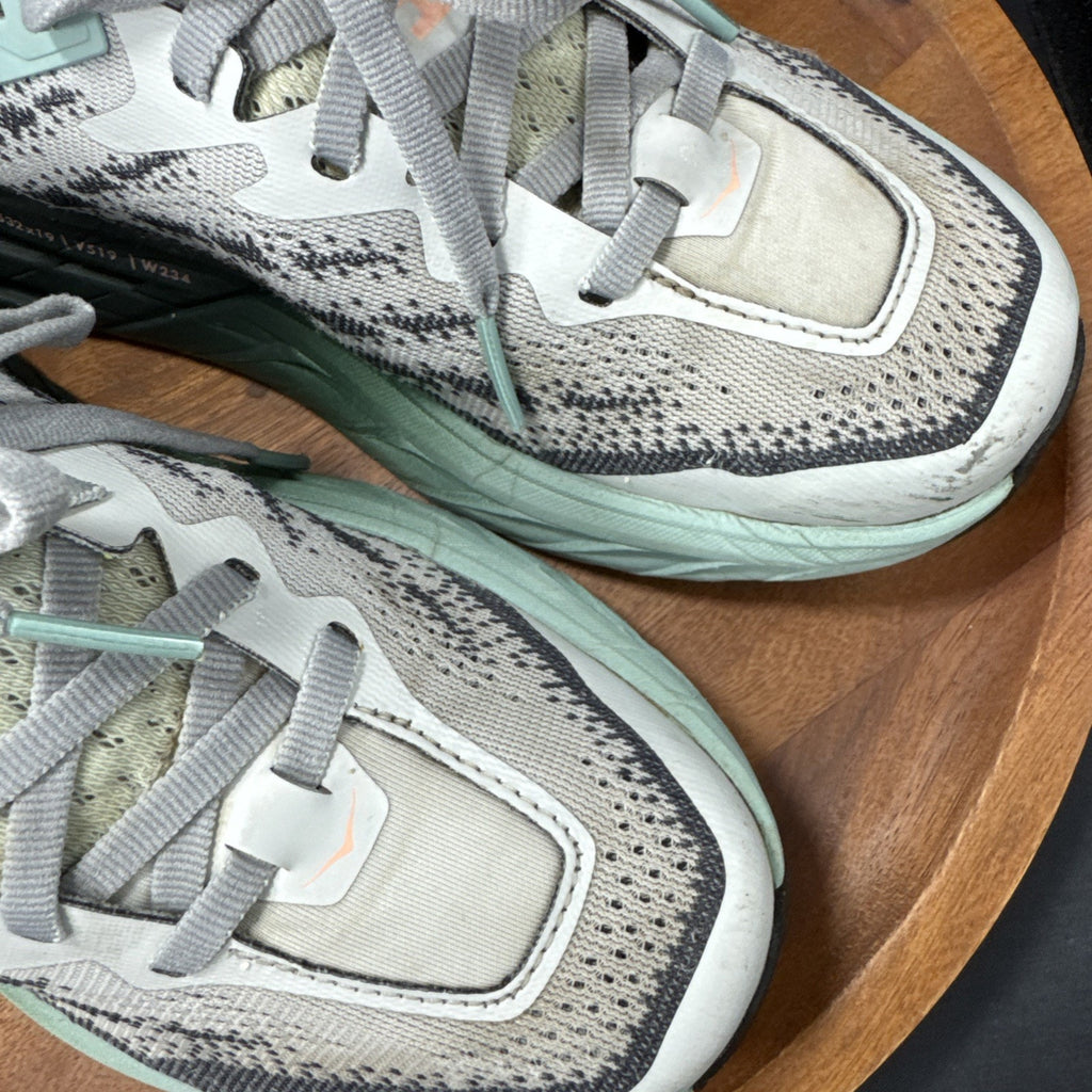 Hoka One One Womens Speedgoat 5 1123158 HMSP Gray Running Shoes Sneakers Size 6B