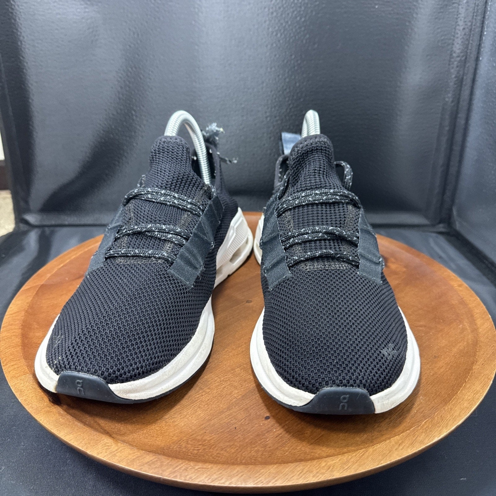 ON Cloud Shoes Women's 8 Cloudeasy Sneaker Black White 76.98441