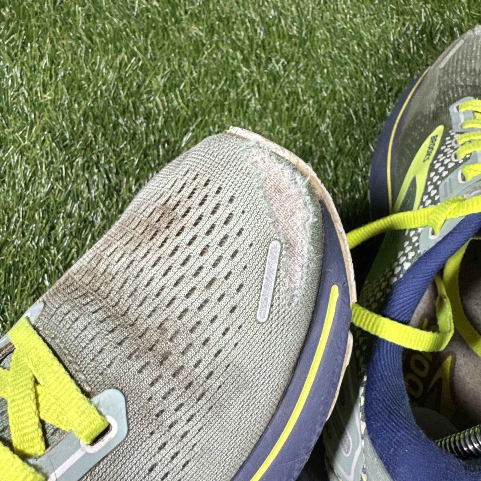 Brooks Ghost 14 Women’s Athletic Shoes - Green Size 8