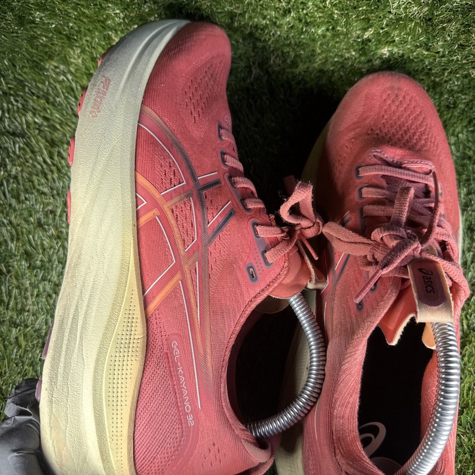 Asics Gel-Kayano 32 Womens Size 11 Pink Beige Athletic Running Shoes Sneakers