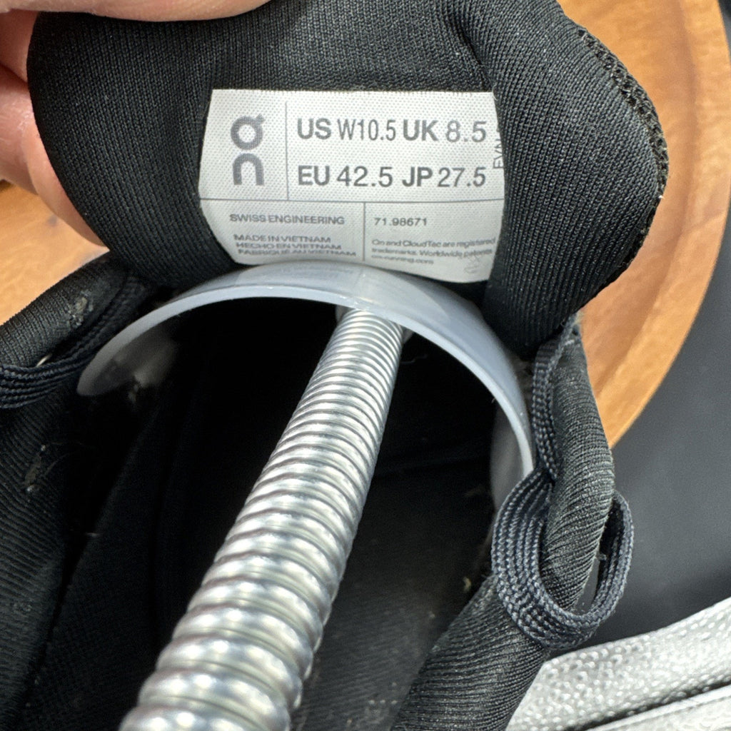 On Cloudflyer 4 Running Shoes Womens Size 10.5 Black White Sneaker 71.9867