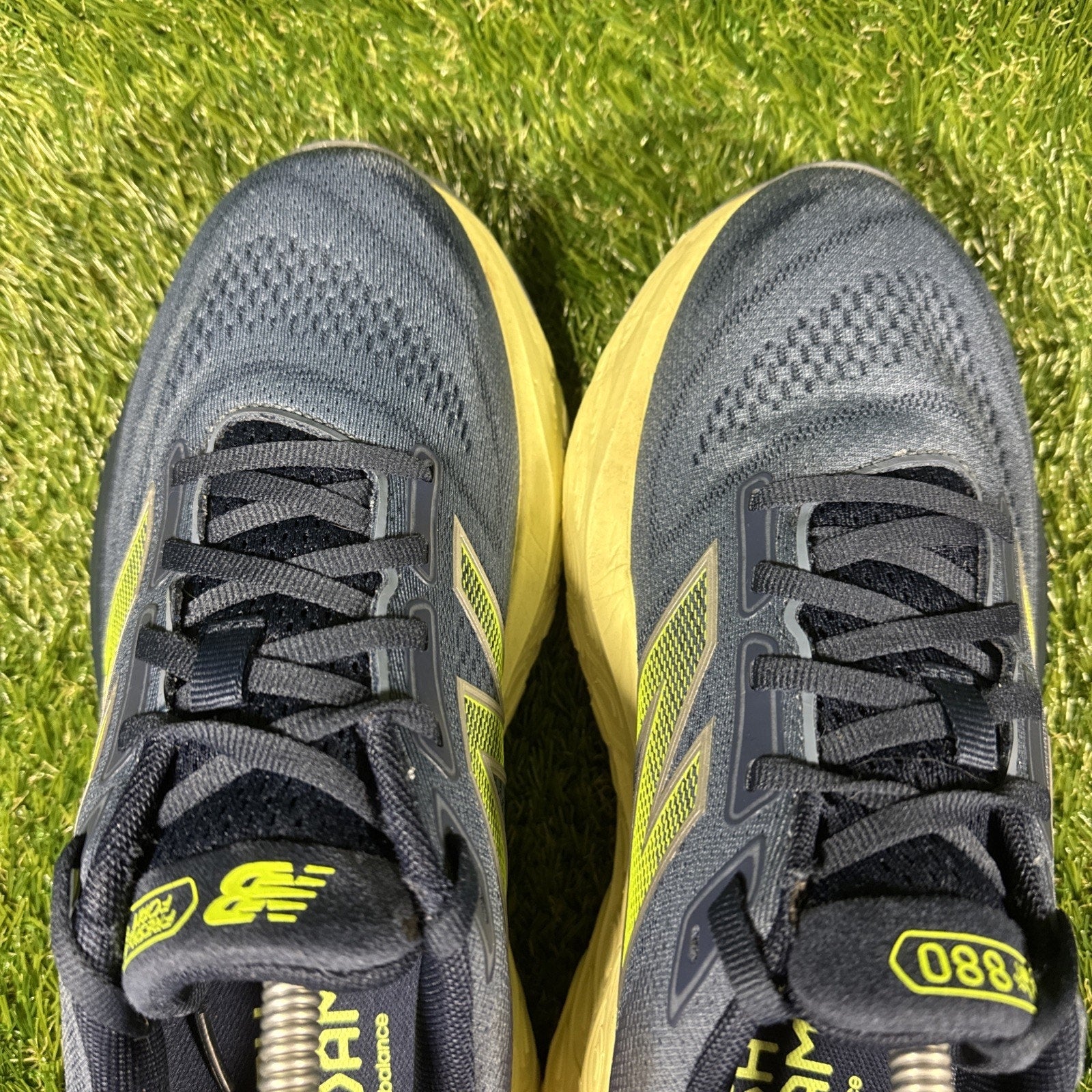 New Balance Fresh Foam X 880v14 Mens Size 9 Wide 2E Arctic Grey Limelight