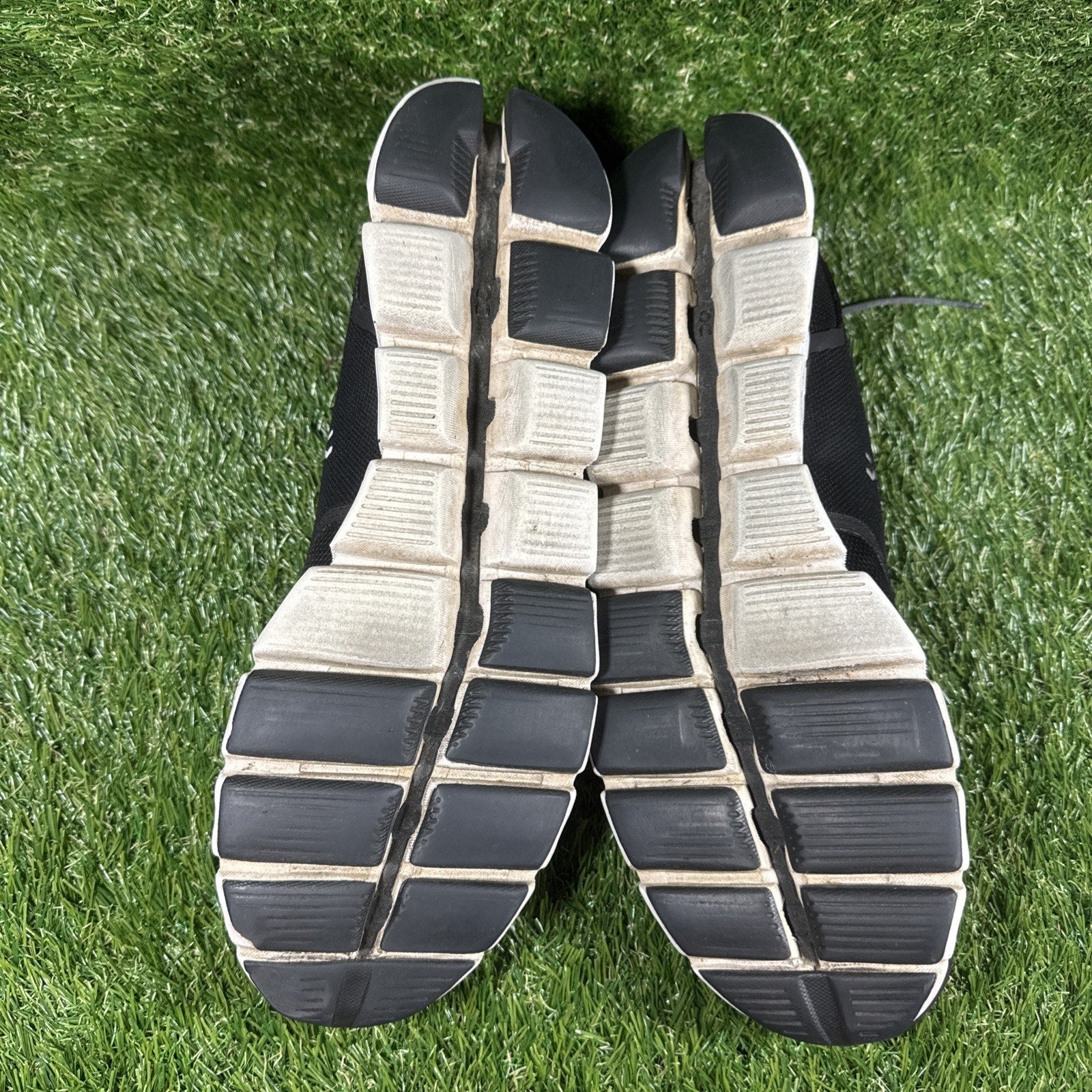 On Cloud 5 Black White Athletic Running Shoes Sneakers Mens 12 US